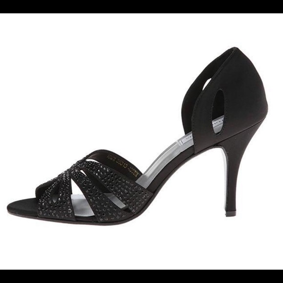 Short black heel BRAND NEW - Picture 1 of 1